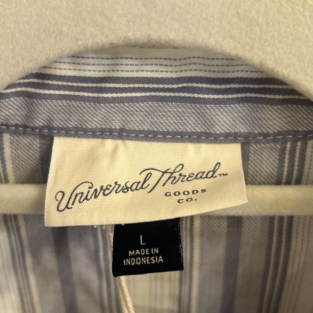 NWT Universal Thread Women’s Blue Striped Button Down Short Sleeve Shirt Size L - Picture 9 of 16